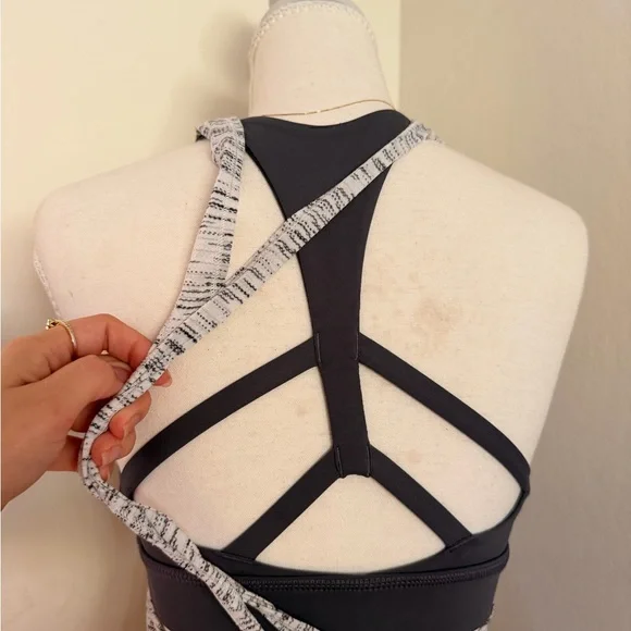 Lululemon Athletica Gray Activewear - Picture 4 of 8